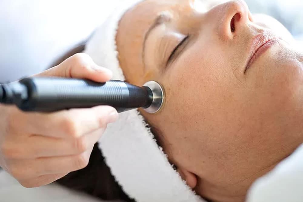 Eyebrow lift treatment