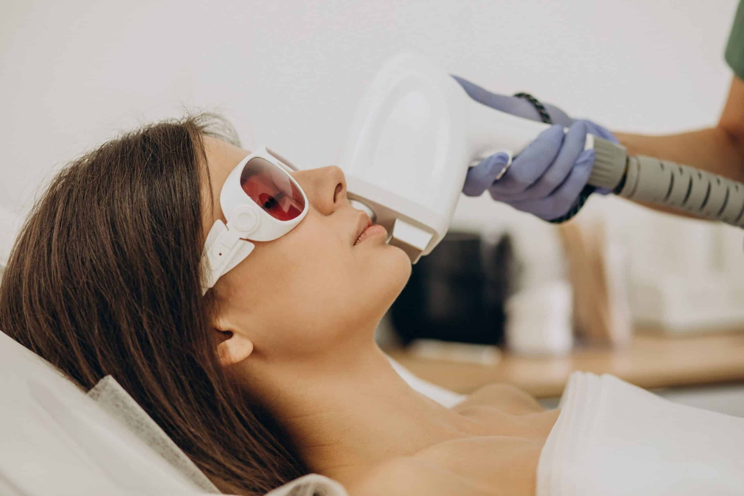 What to expect from a Laser Hair Removal treatment at Clinic 33?
