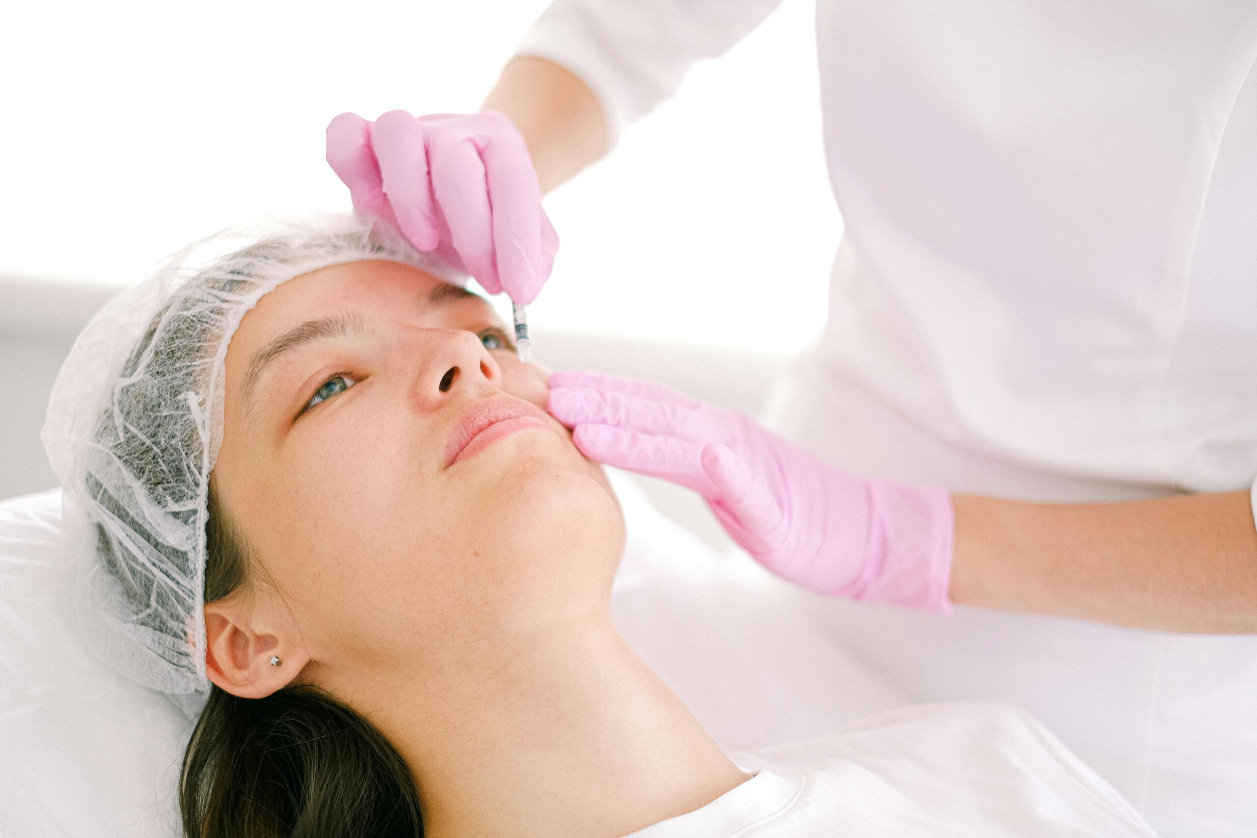 Advantages of visiting a skin clinic